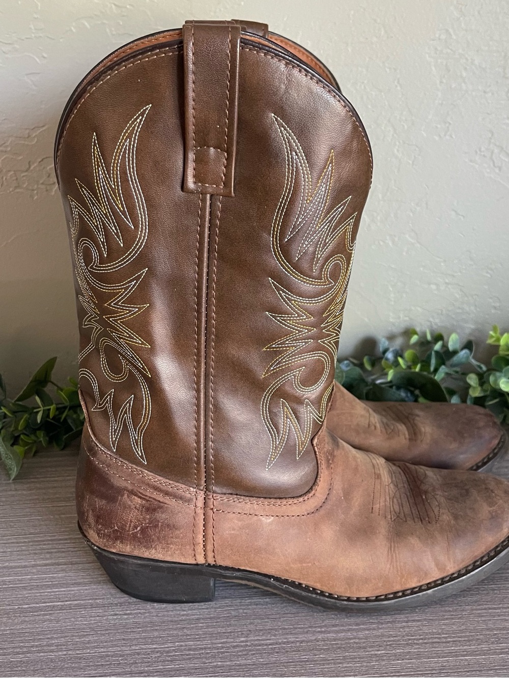 LAREDO MEN'S PARIS 12" R TOE TRUCKER WESTERN BOOTS BROWN LEATHER 4242 
US 10.5 D